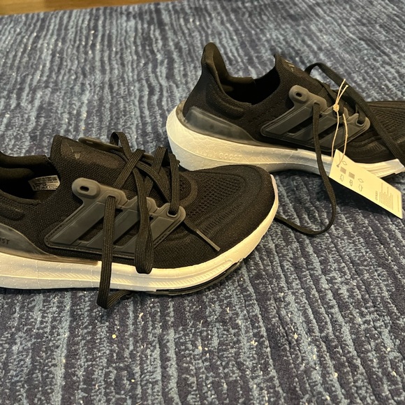 Adidas Ultraboost Light Running Sneakers – Women’s 8.5 – Brand New - Picture 6 of 14